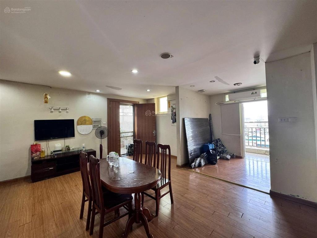 Bán căn hộ chung cư 60 m2, 2 pn, tòa 165 thái hà, đống đa, hn
