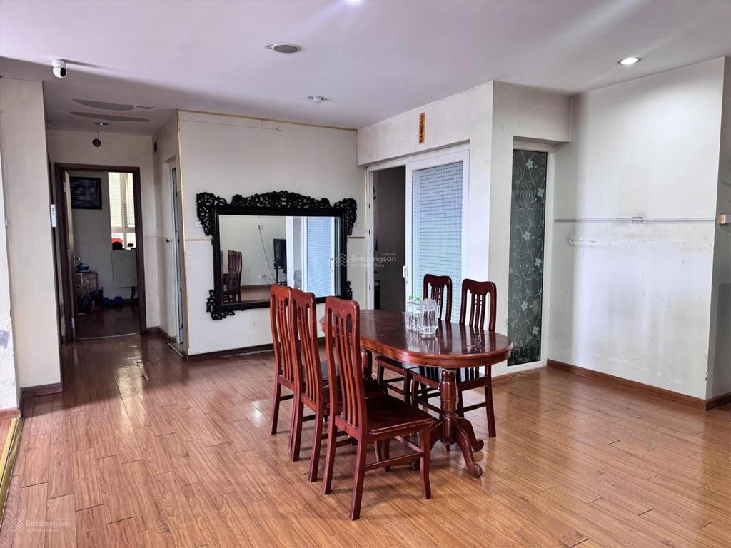 Bán căn hộ chung cư 60 m2, 2 pn, tòa 165 thái hà, đống đa, hn