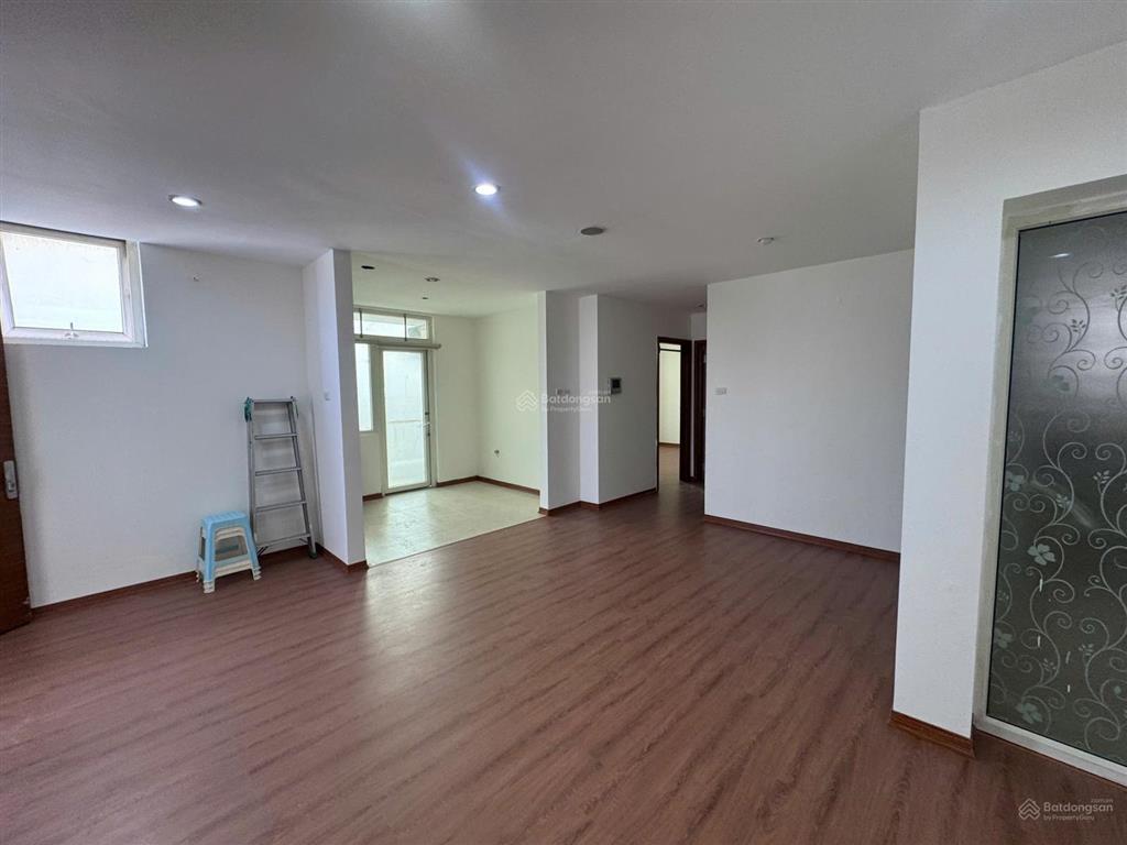 Bán nhanh ch 100m vị trí trung tâm toà 170 đê la thành đống đa hà nội