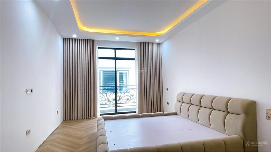 Giảm 2 tỷ bán gấp lk ngô thì nhậm hà đông 40m2 nhà 5 tầng ô tô tránh hơn 12 tỷ