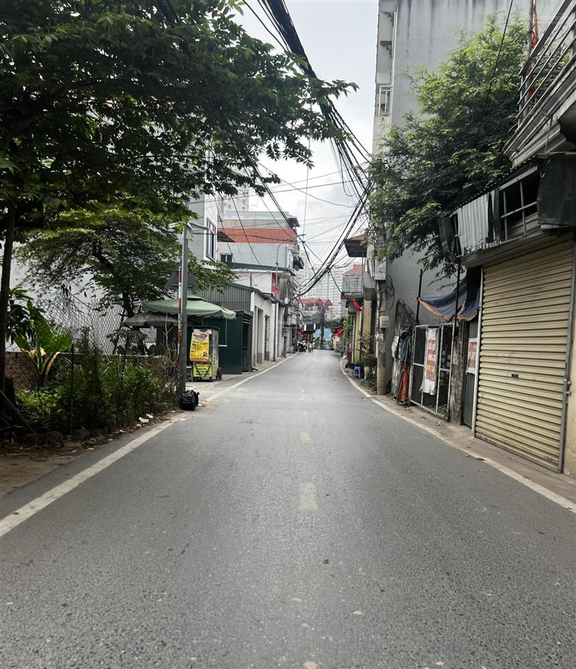 Bán đất tt hoà lạc, gần đh quốc gia, đh fpt, metro 5, trục chính kinh doanh. đông dân cư,gần chợ.