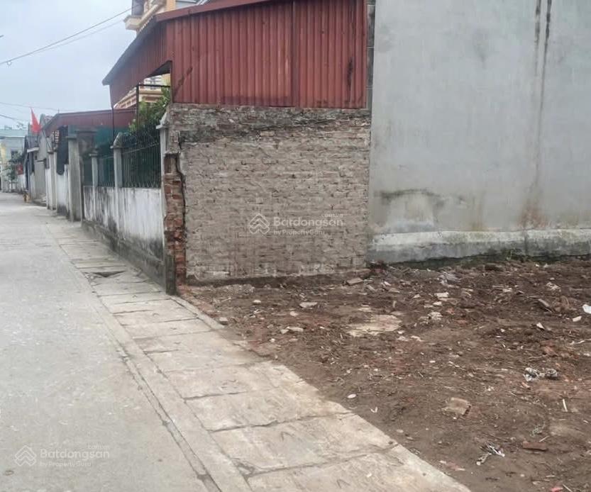 Bán gấp lô đất tân xã 142m mt 6,8m gần đhfpt, cnc, gần chợ, dân đông đúc tiện ích đầy đủ. giá 3,xtỷ