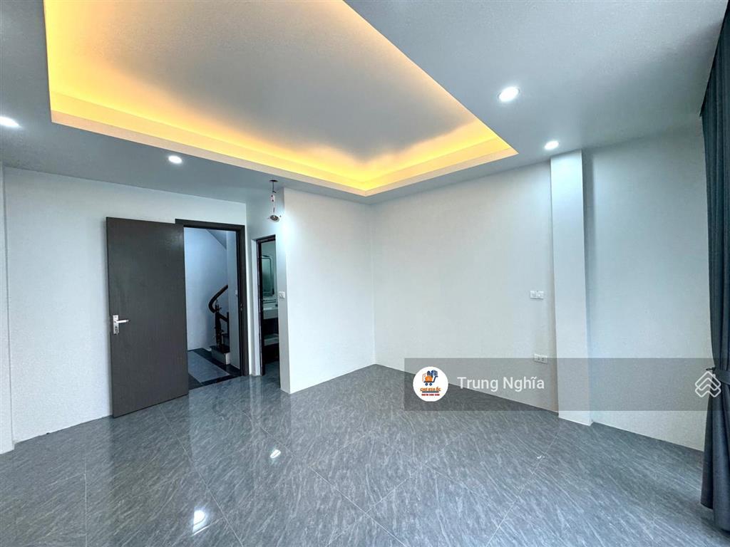 Bán nhà 42m2 xây mới 7t  thang máy tại phố đại từ t