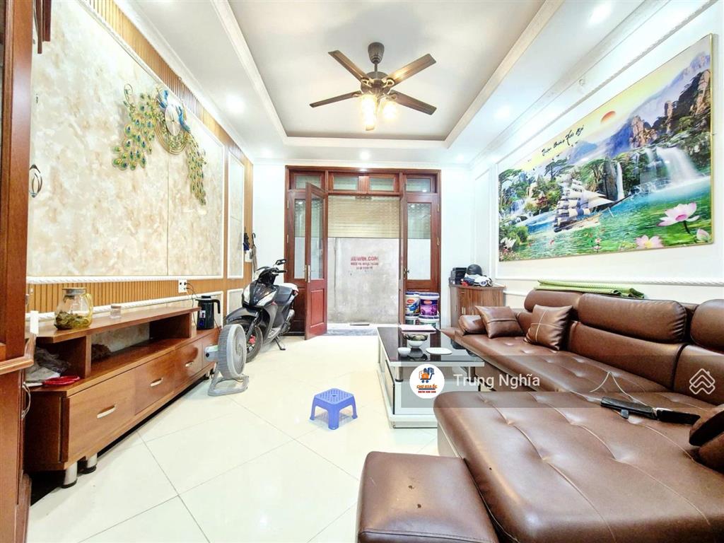 Bán nhà riêng tại đại từ 40 m2  5 tầng full nội thất, giá chỉ 9 tỷ