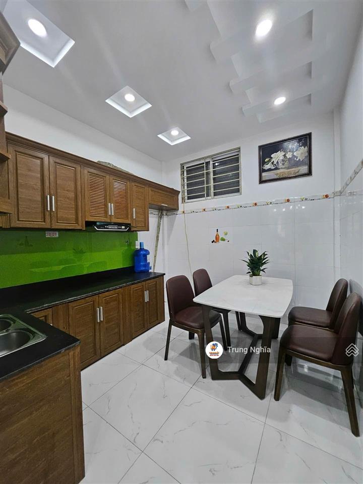Tại phố đại từ tôi cần bán căn nhà 40m2 4 tầng giá chỉ nhỉnh 9 tỷ, hàng hot
