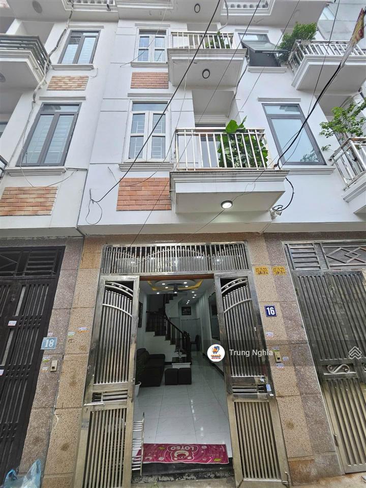 Tại phố đại từ tôi cần bán căn nhà 40m2 4 tầng giá chỉ nhỉnh 9 tỷ, hàng hot
