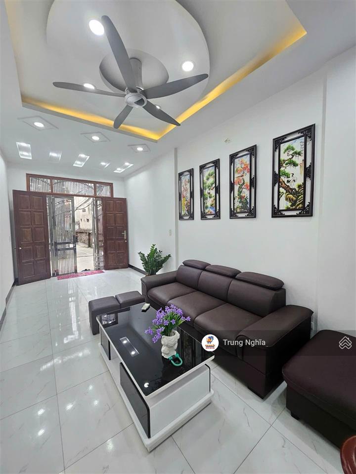Tại phố đại từ tôi cần bán căn nhà 40m2 4 tầng giá chỉ nhỉnh 9 tỷ, hàng hot