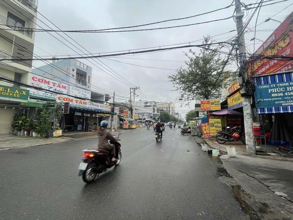 Chdv 5 tầng 14 phòng khép kín hxh thông dt 700tr