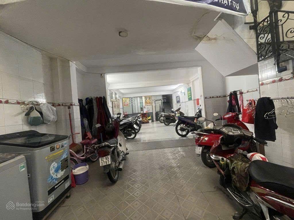 Chdv 5 tầng 14 phòng khép kín hxh thông dt 700tr