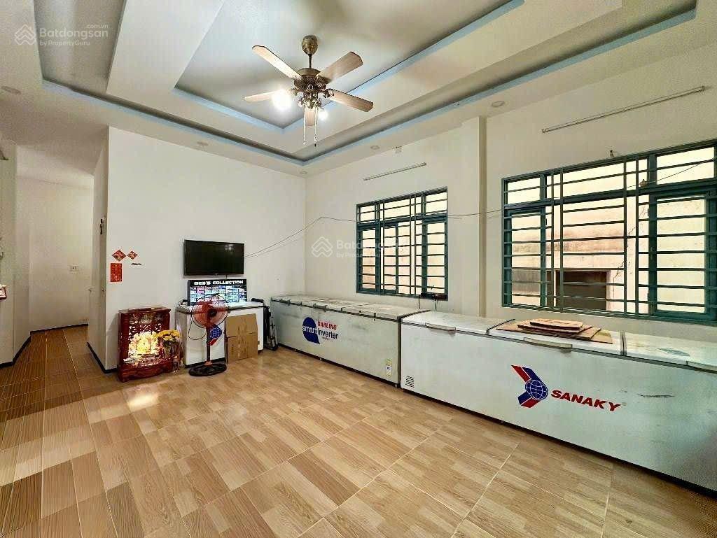 Nhà diện tích khủng ngang 6m kết cấu chắc chắn xây dựng thoáng mát 3pn nhỉnh 7 tỷ xíu