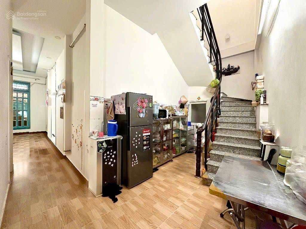 Nhà diện tích khủng ngang 6m kết cấu chắc chắn xây dựng thoáng mát 3pn nhỉnh 7 tỷ xíu