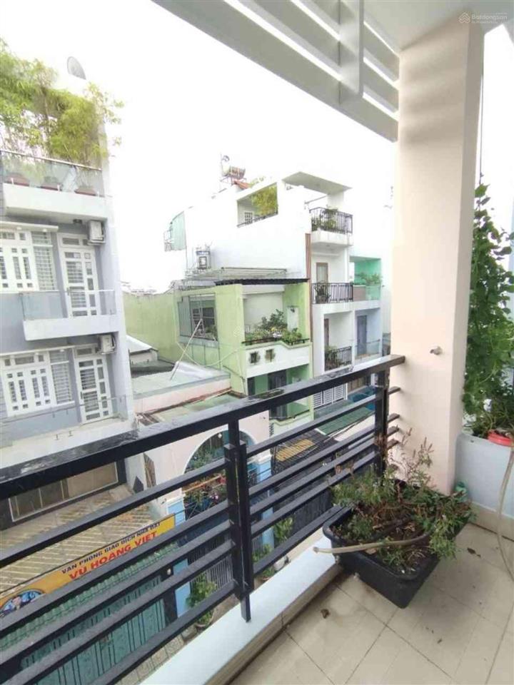 Chủ cần bán lo việc căn nhà chính chủ xây ở chăm chút kỹ lưỡng khu hẻm xe hơi thông quang trung