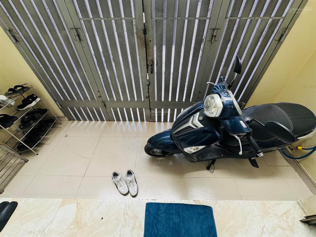 60m2 3 tầng hxh ngủ nhà 4pn xây chắc chắn còn mới đẹp ở ngay