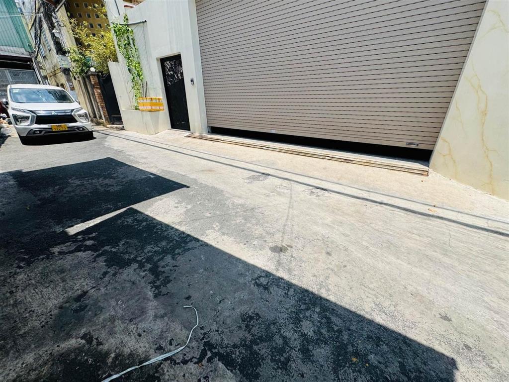 60m2 3 tầng hxh ngủ nhà 4pn xây chắc chắn còn mới đẹp ở ngay