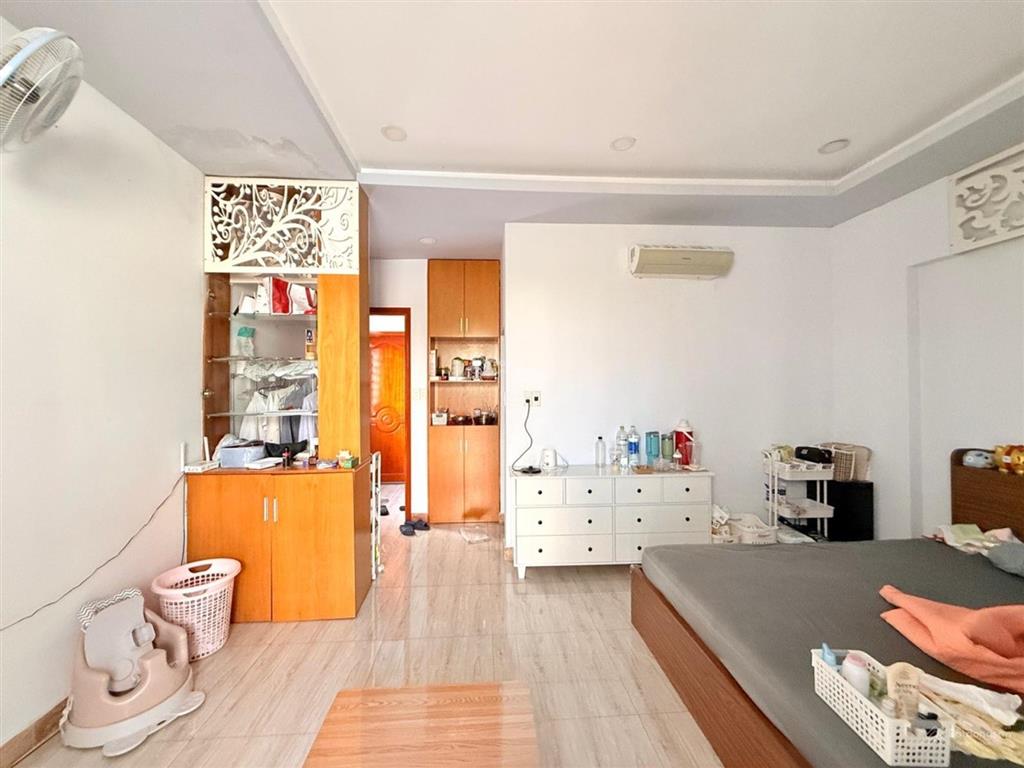 68m² ngang 5m 3pn hxh  cách mt xe tải 2 căn
