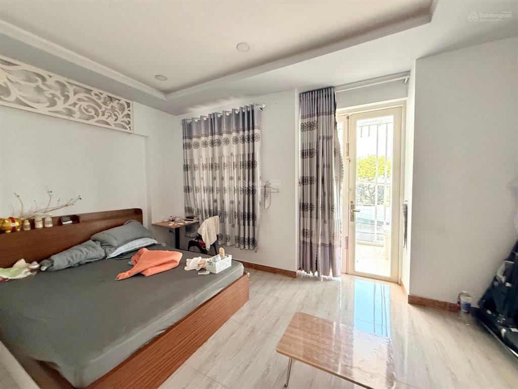 68m² ngang 5m 3pn hxh  cách mt xe tải 2 căn