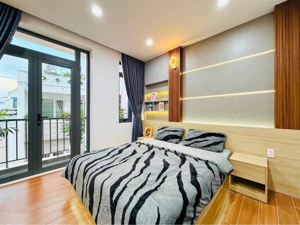 5 tầng hxh thông thoáng sát mặt tiền 4pn full nội thất mua dọn vào ở ngay