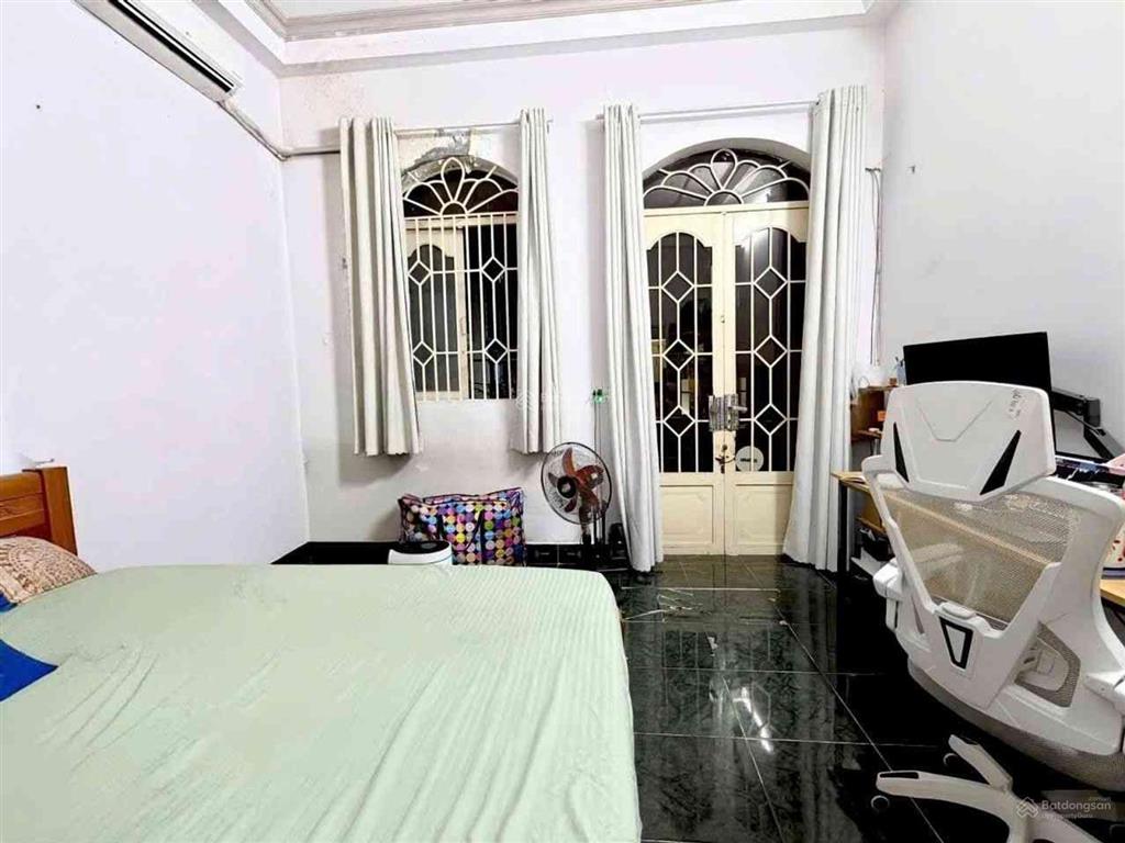 60m2, 3 tầng 4pn hxh thông khu nhà đẹp, an ninh, dân trí, chủ gấp giảm giá mạnh