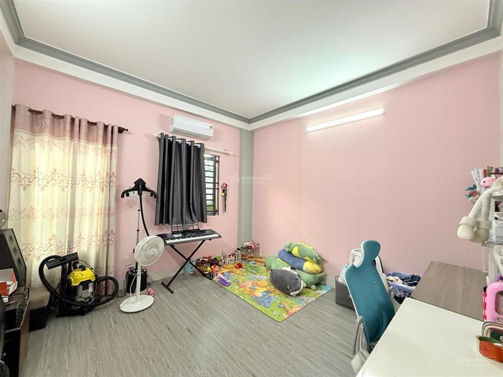 Nhà đẹp 70m2, 3 tầng hxh đẹp ngay emart2, 3pn, khu dân cư an ninh, yên tĩnh, toàn nhà đẹp