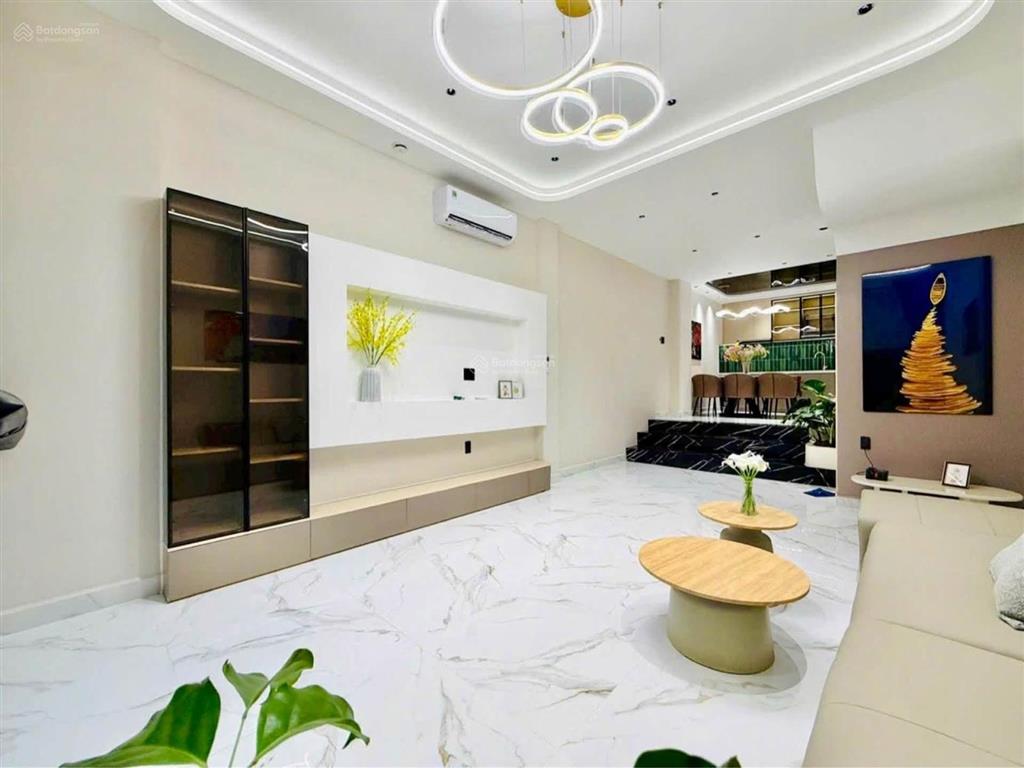 Nhà đẹp 4 tầng thiết kế sang trọng cao cấp hẻm xe hơi sát mặt tiền khu nhà yên tĩnh nội thất sẵn