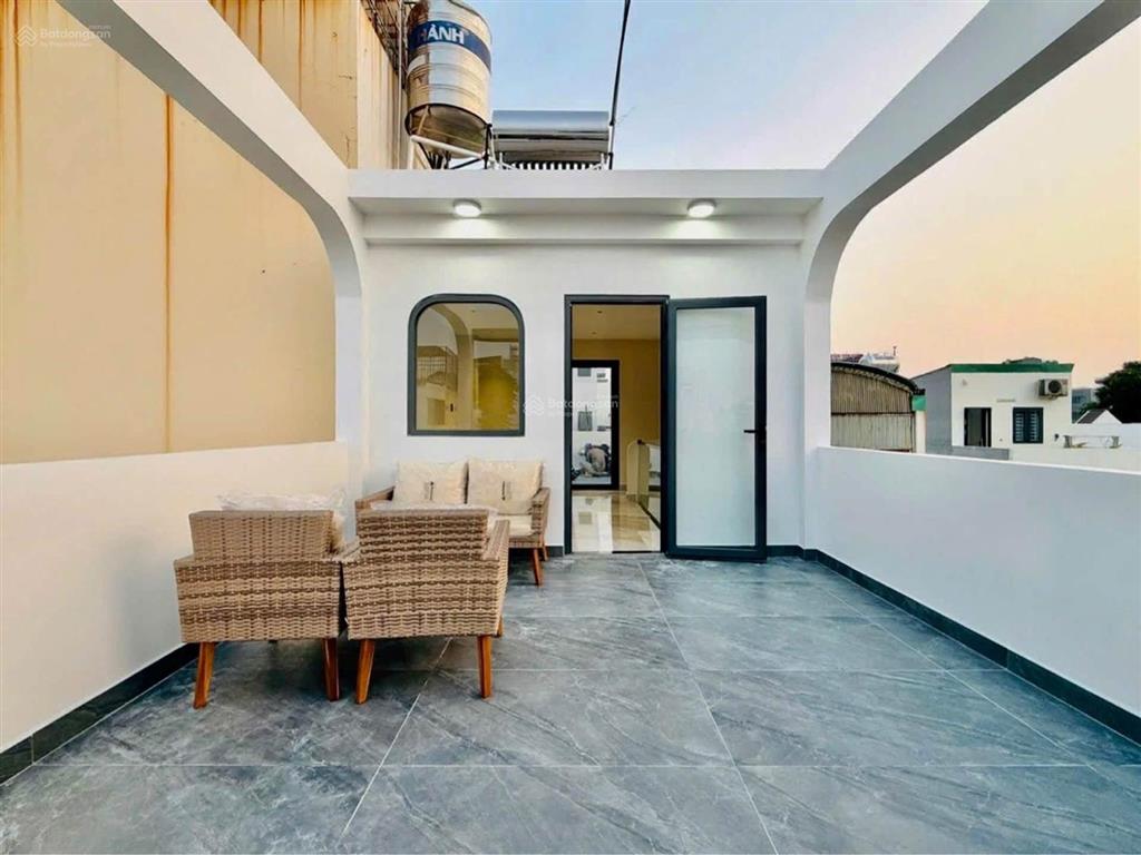 Nhà đẹp 4 tầng thiết kế sang trọng cao cấp hẻm xe hơi sát mặt tiền khu nhà yên tĩnh nội thất sẵn