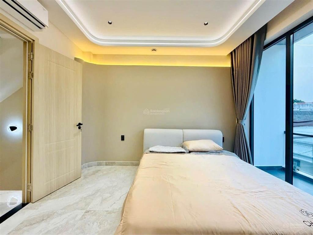 Nhà đẹp 4 tầng thiết kế sang trọng cao cấp hẻm xe hơi sát mặt tiền khu nhà yên tĩnh nội thất sẵn