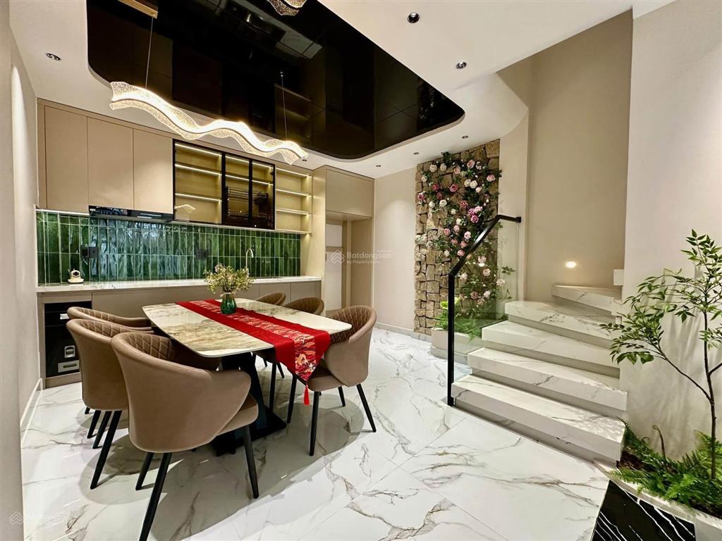 Nhà đẹp 4 tầng thiết kế sang trọng cao cấp hẻm xe hơi sát mặt tiền khu nhà yên tĩnh nội thất sẵn