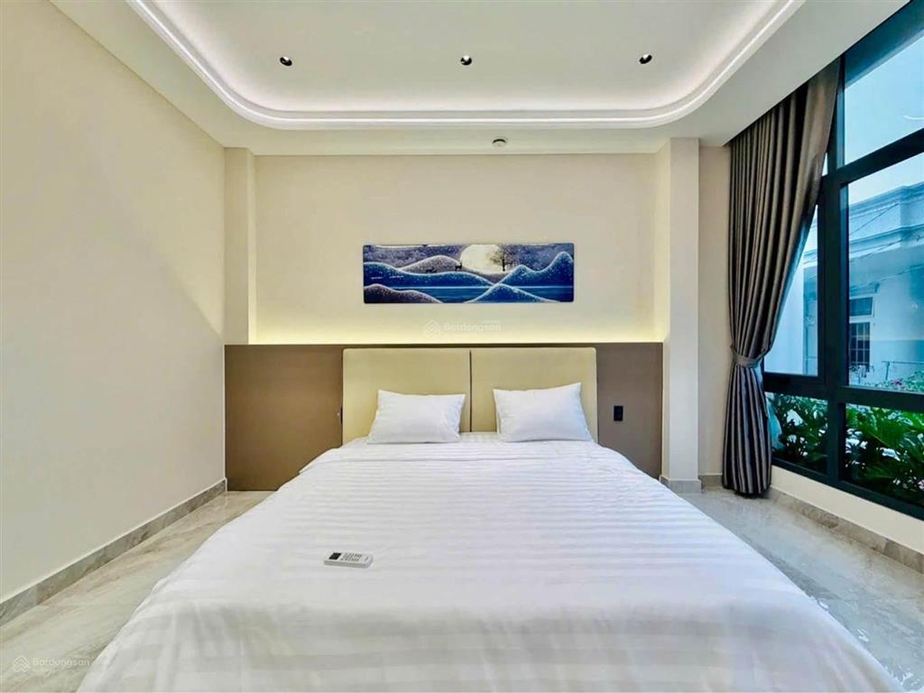Nhà đẹp 4 tầng thiết kế sang trọng cao cấp hẻm xe hơi sát mặt tiền khu nhà yên tĩnh nội thất sẵn