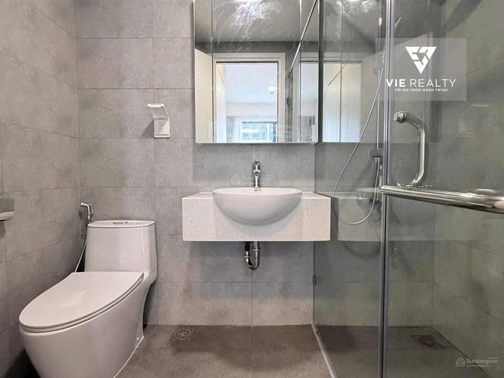 Cho thuê 2pn 69m2 full nt xịn đẹp + view công viên (đông nam) + free phí ql đến t1/2027 | chỉ 20tr