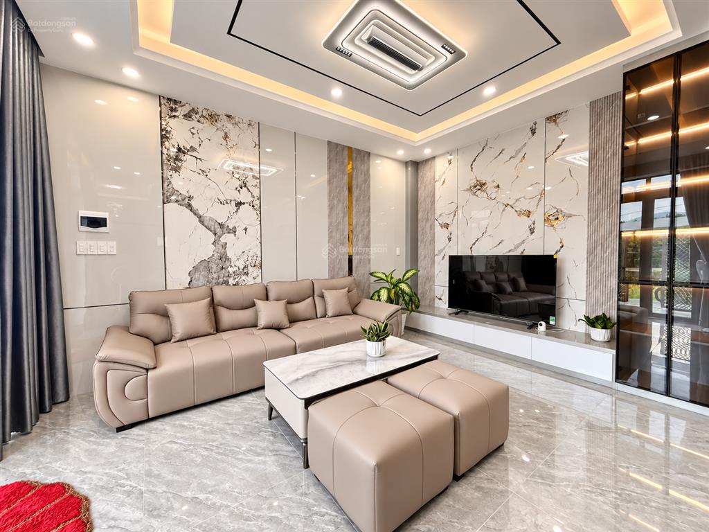 Nhà 2 tầng mới 100% có sân ô tô nội thất 5 sao tại đồng đinh, diên khánh (diên toàn cũ)