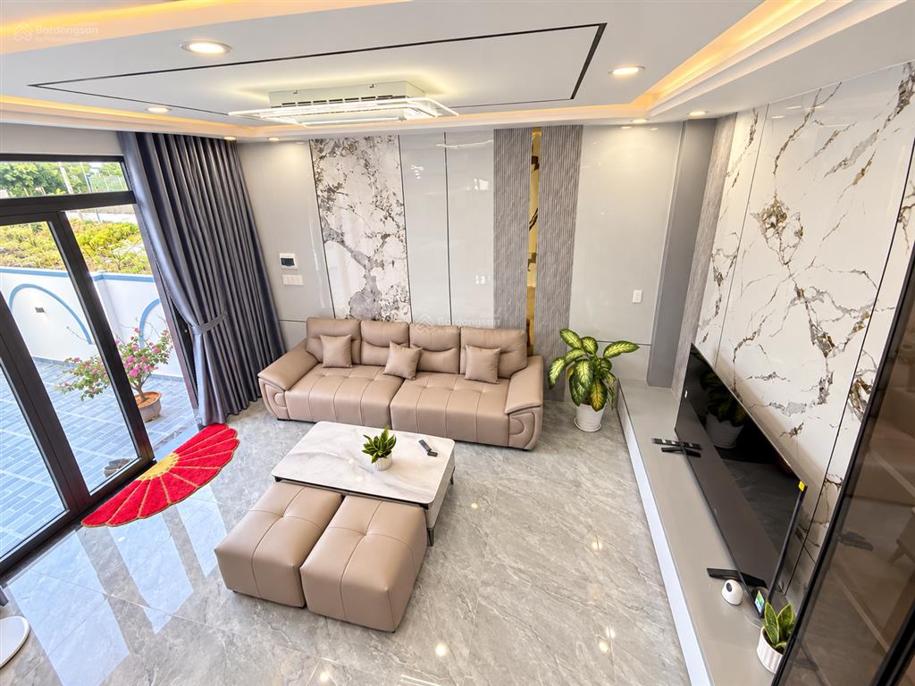 Nhà 2 tầng mới 100% có sân ô tô nội thất 5 sao tại đồng đinh, diên khánh (diên toàn cũ)