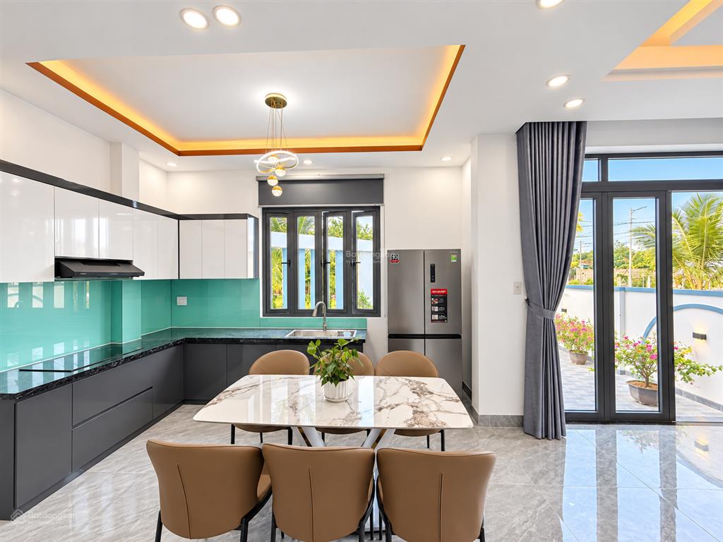 Nhà 2 tầng mới 100% có sân ô tô nội thất 5 sao tại đồng đinh, diên khánh (diên toàn cũ)