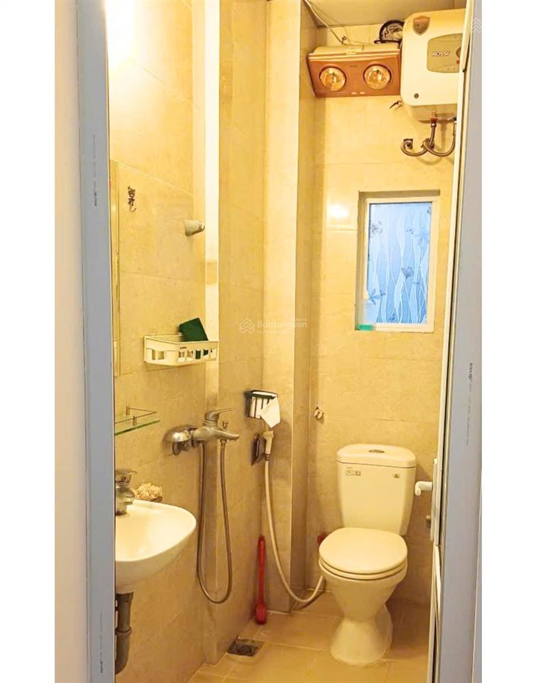 Cho thuê nhà ở gia đình nguyên căn 4 tầng gần ngã tư tây sơn, thái hà