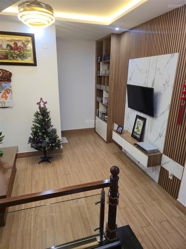 Nhà đẹp 3 tầng đường 47m lê văn hiến  đối diện bv 600 giường  giá tốt