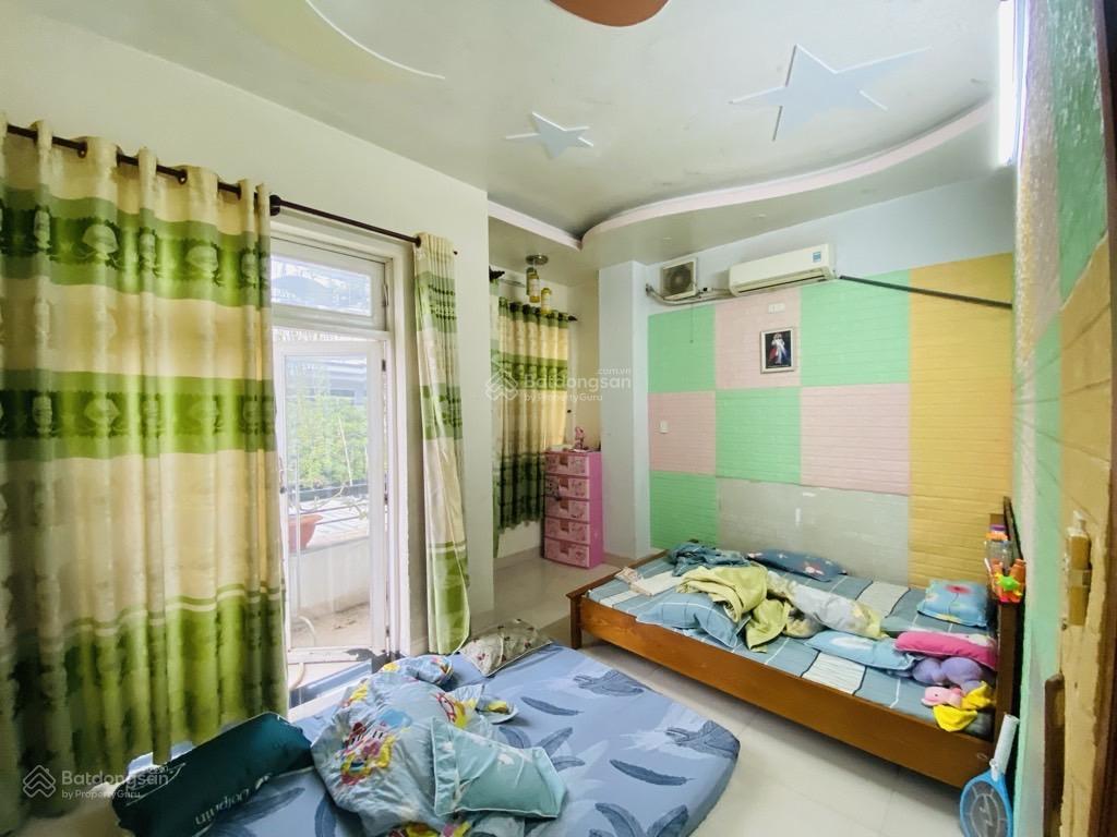 Bán nhà 4 tầng, đối diện công viên, xe hơi đỗ cửa. khu an ninh, đường bông sao, quận 8