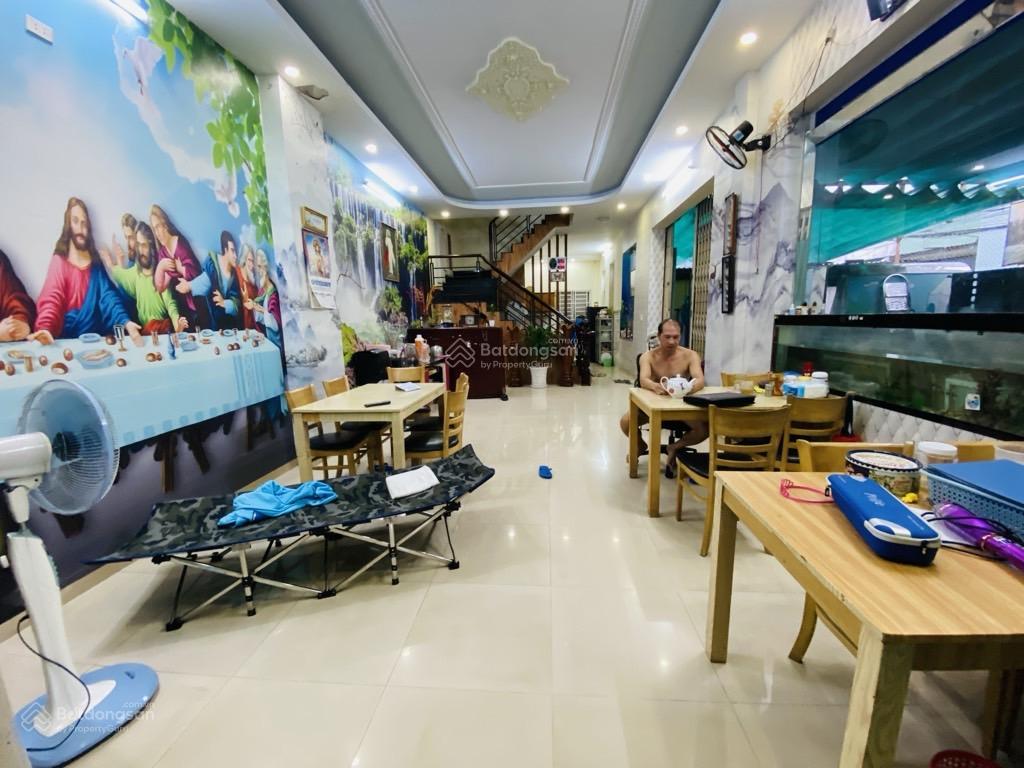 Bán nhà 4 tầng, đối diện công viên, xe hơi đỗ cửa. khu an ninh, đường bông sao, quận 8