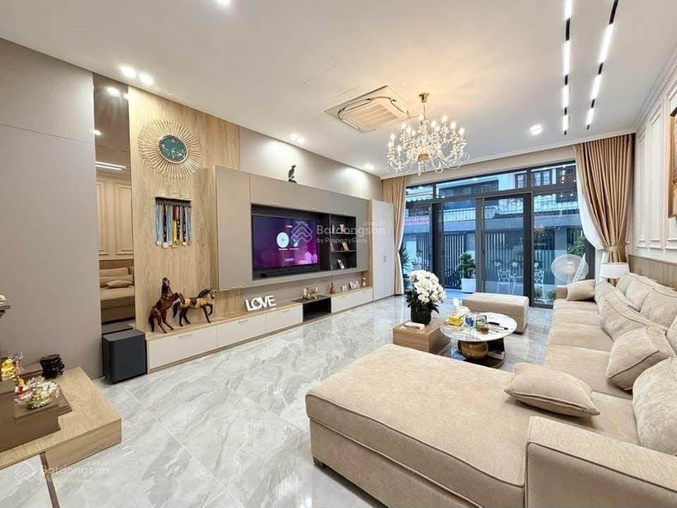 Bán biệt thự 4 tầng  nhà đẹp như tranh, gần parcmall, kdc cao lỗ, quận 8