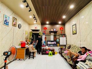 Trung tâm tân phú, sát cv đầm sen  hòa bình  nhà 2 tầng 53,4m2  nở hậu, giáp quận 11 . nhỉnh 4