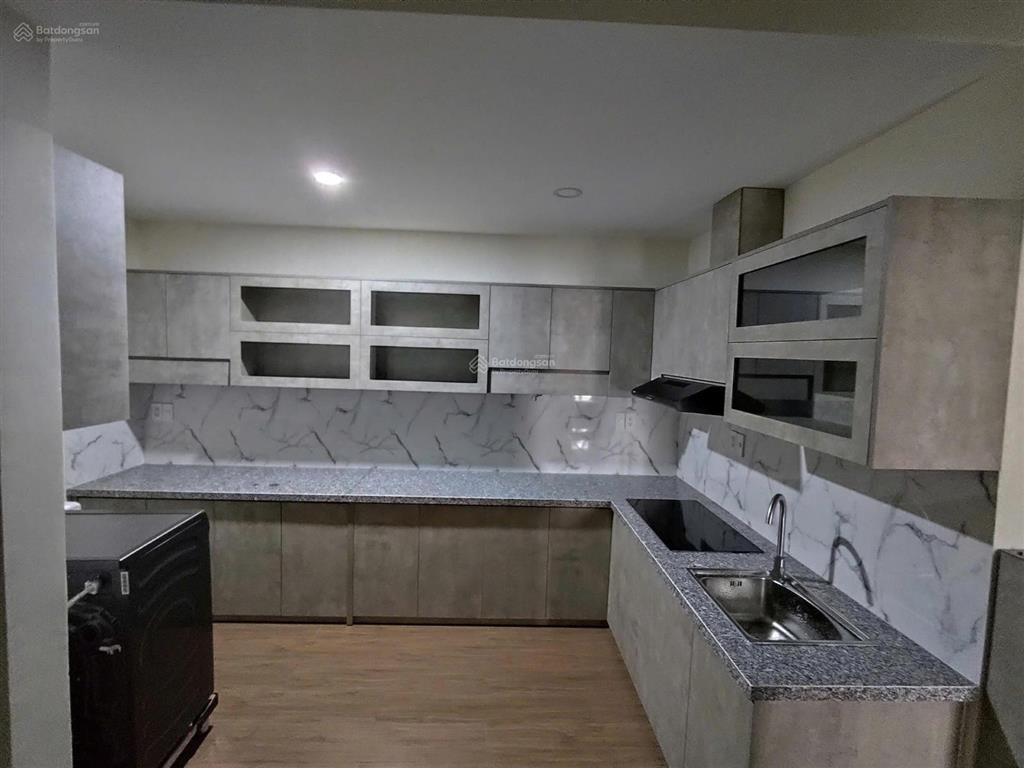 Cần bán gấp trong tuần căn hộ 3pn, 150m2, hoàn thiện, giá chỉ 8,7 tỷ