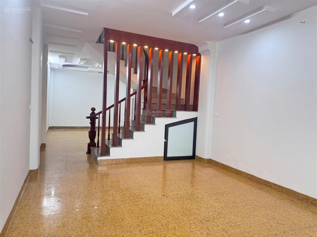 Bán nhà phố tô vĩnh diện 50m2, 5 tầng  30m ra mặt phố, giá 10.6 tỷ