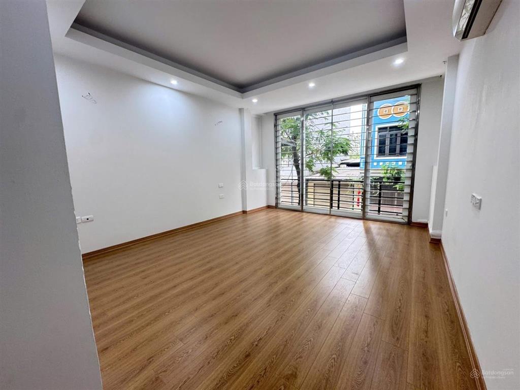 Bán nhà phố tô vĩnh diện 50m2, 5 tầng  30m ra mặt phố, giá 10.6 tỷ