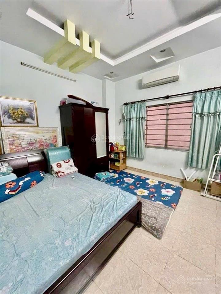 Mặt tiền kd hồng bànggần chợ bình tây 5 tầng4 x 16m sầm uất ngày đêm không quy hoạch, lộ giới.