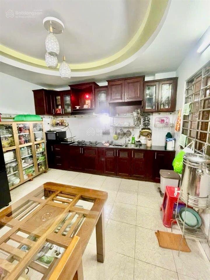 Mặt tiền kd hồng bànggần chợ bình tây 5 tầng4 x 16m sầm uất ngày đêm không quy hoạch, lộ giới.