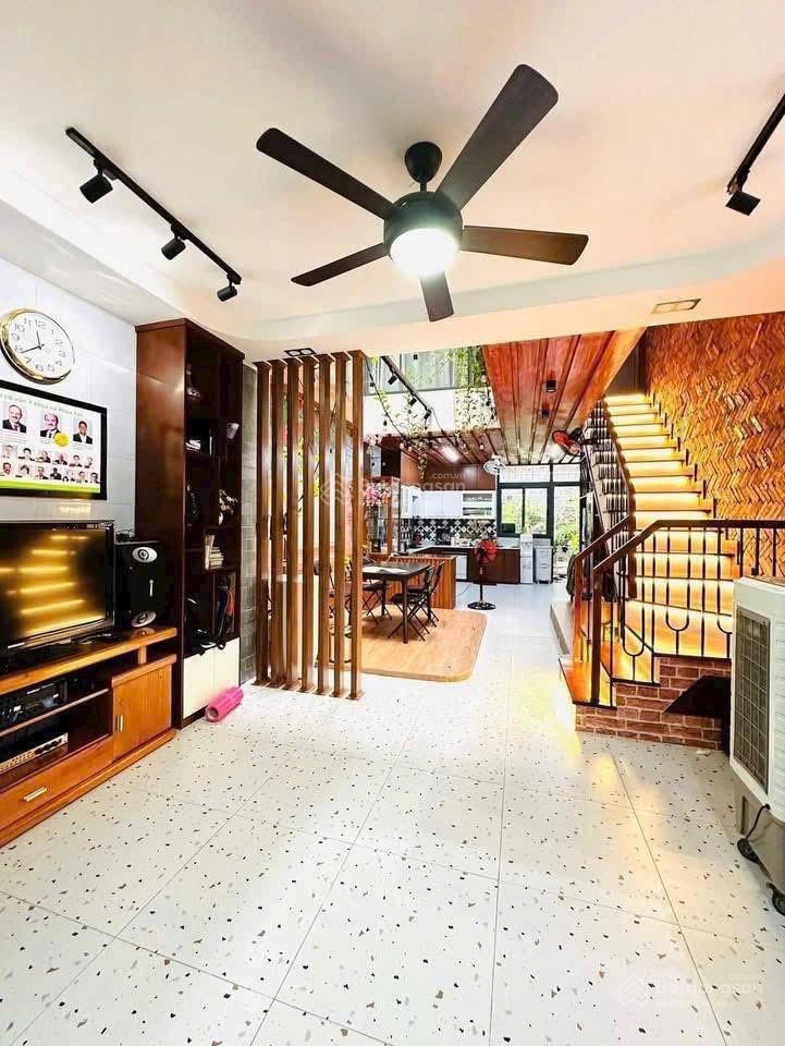 Mặt tiền kdc nam hùng vương  90m2  4 tầng  nhà đẹp ở ngay  11,3 tỷ
