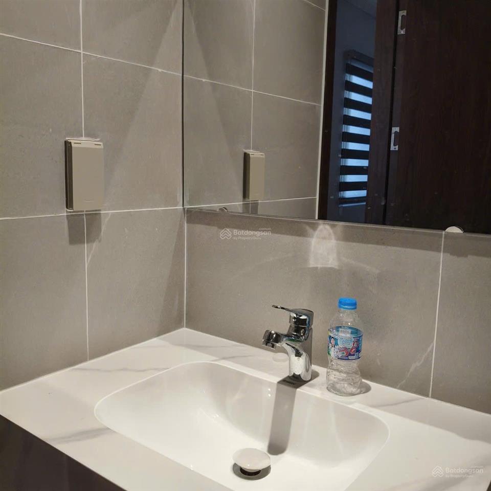 Cho thuê căn hộ 2 phòng ngủ mia center point full nội thất 12tr