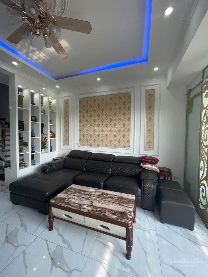 Nhà 3 tầng100 m2 đường hồ bá phấnphước long aô tô thôngở,kinh doanh9,2 tỷ