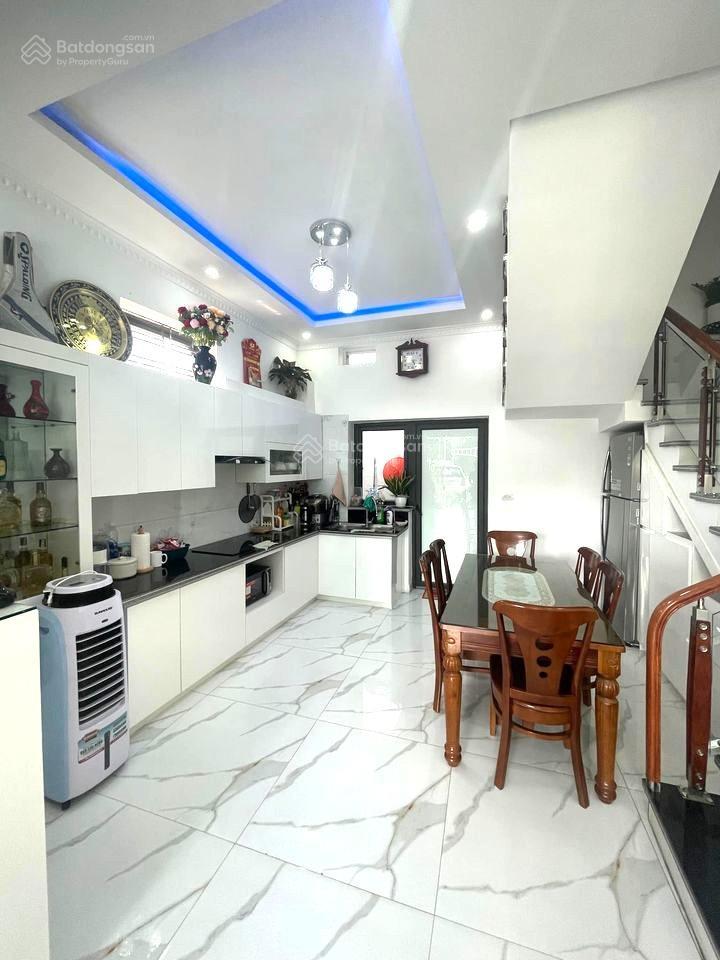 Nhà 3 tầng100 m2 đường hồ bá phấnphước long aô tô thôngở,kinh doanh9,2 tỷ