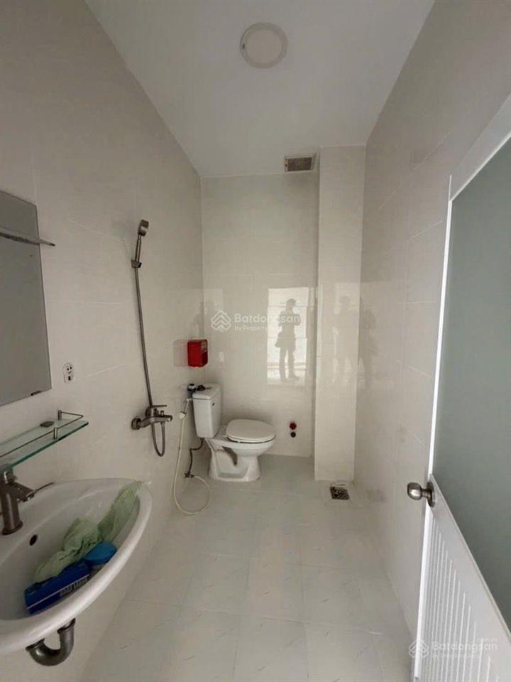Nhà đẹp ở ngay68m3 tầngđường 8mngay liên phườnggần khu cnc q97 tỷ