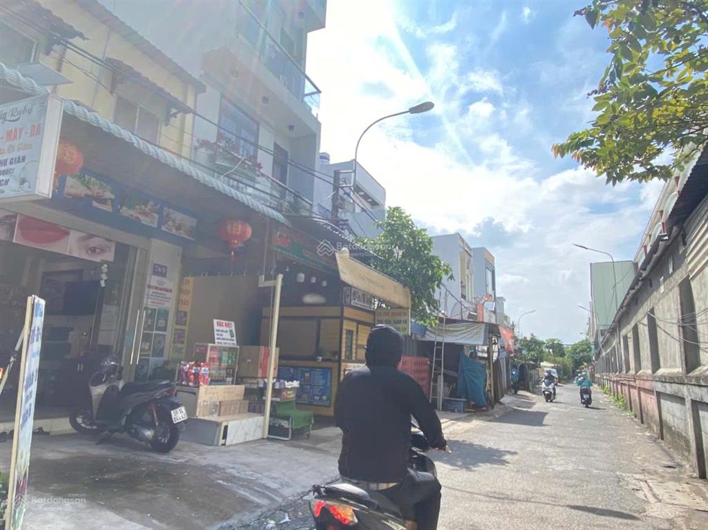 Nhà tây hoà, pla, q9  136m  ô tô thông  ngang khủng 11m  kinh doanh  dòng tiền 200tr  7 tỷ