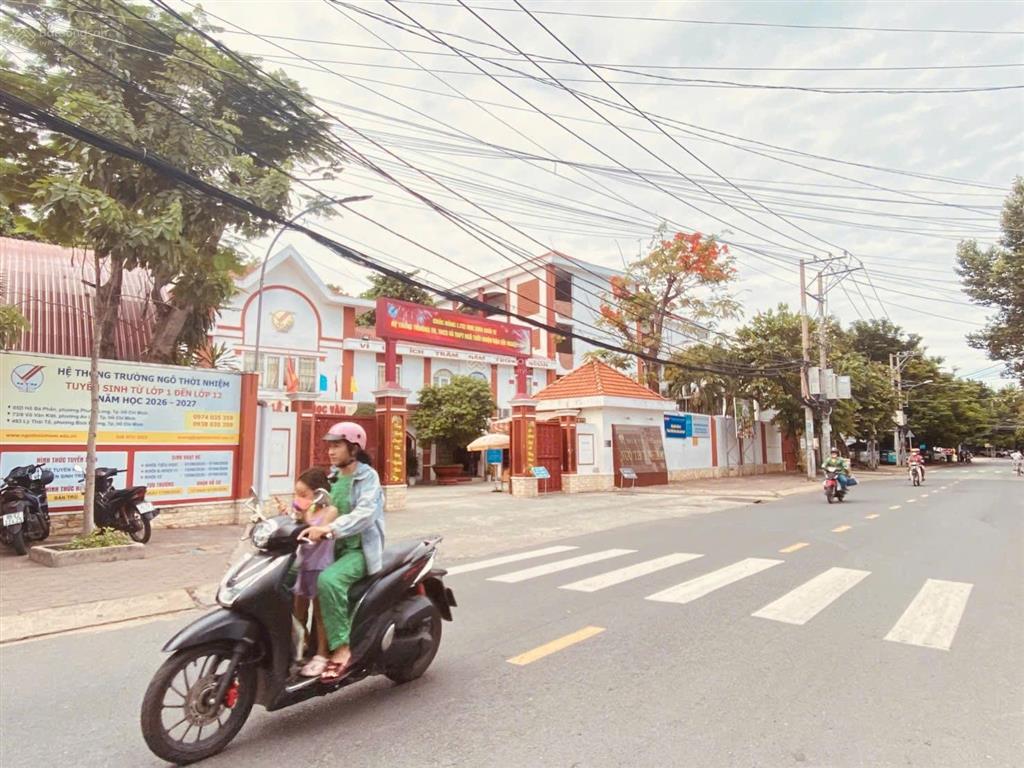 Hiếmbán nhà hồ bá phấn, q9gần ga metrongang 6,2m108m9,7 tỷ